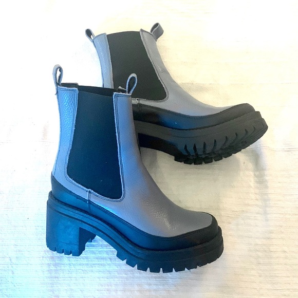 Intentionally Blank Momo platform lugged boots in Sky - Picture 6 of 9